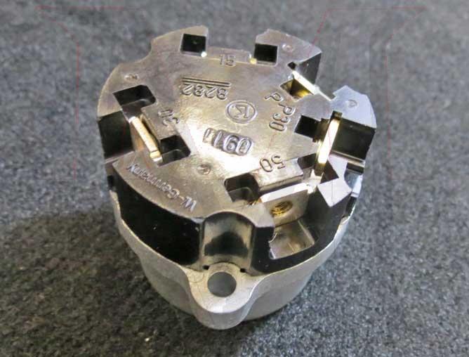 IGNITION SWITCH