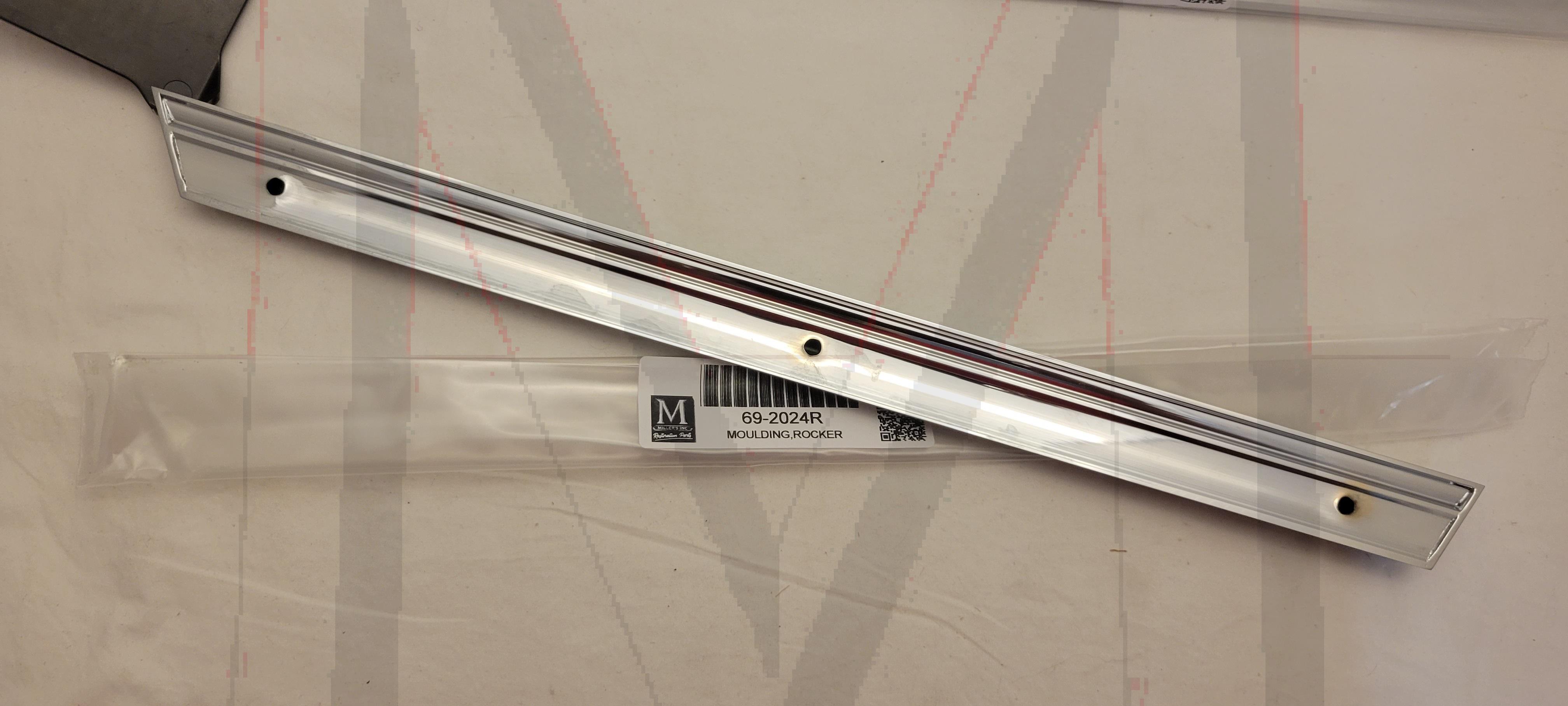 CHROME SIDE MOULDING