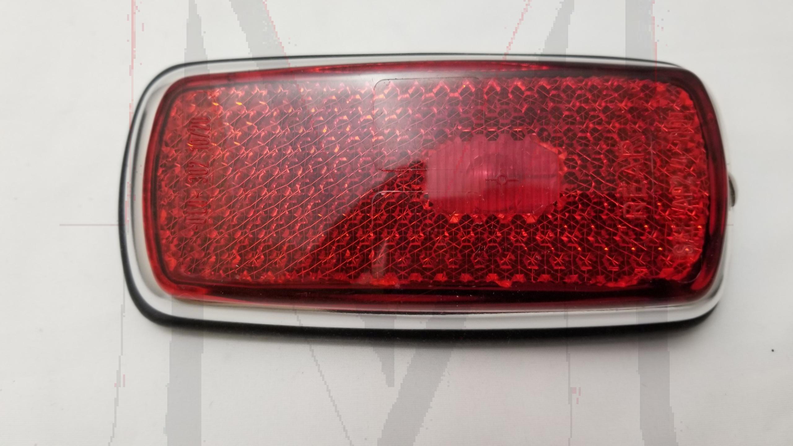 SIDE REFLECTOR - LEFT