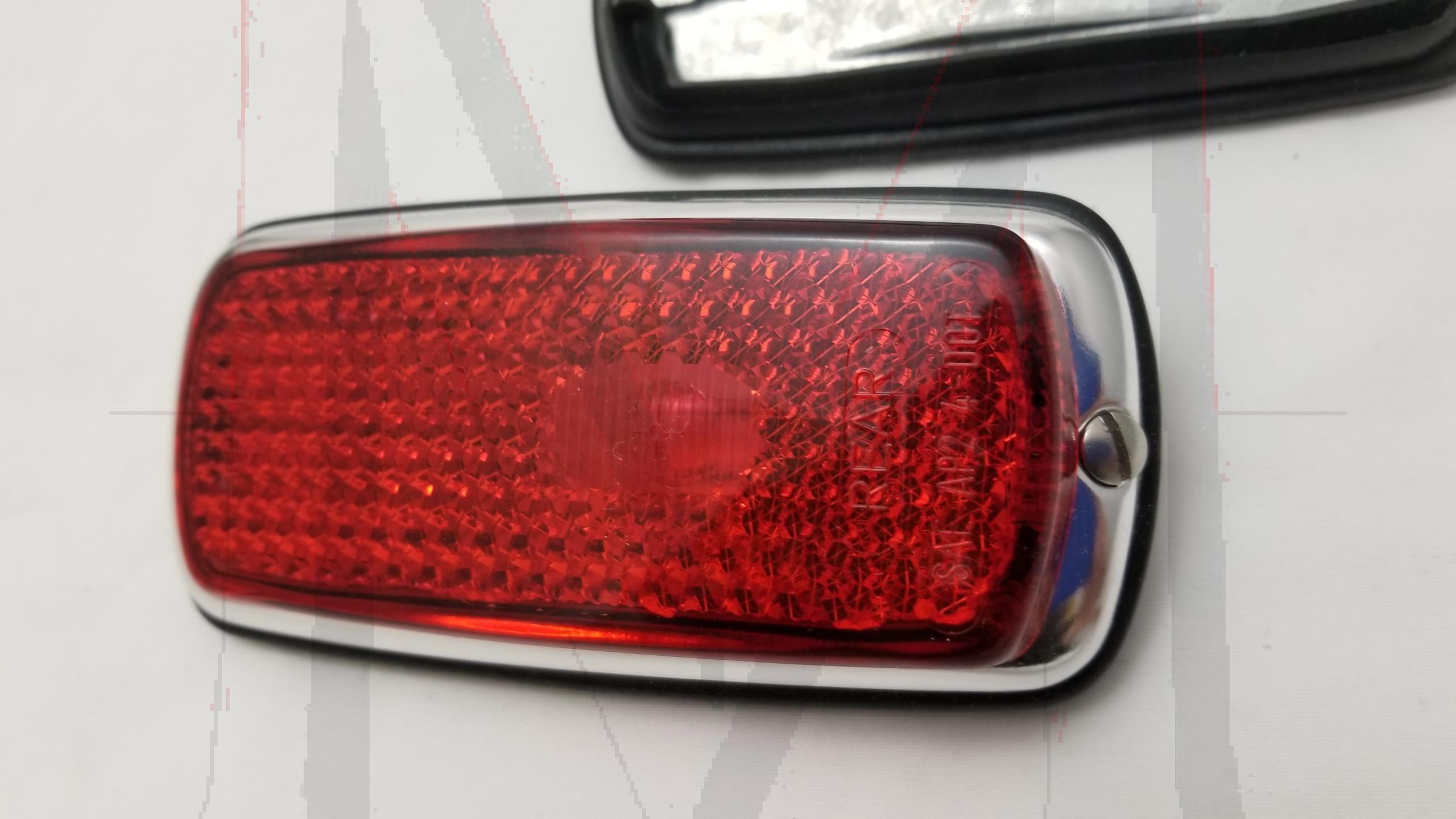 SIDE REFLECTOR - RIGHT